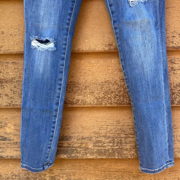 Soho Curvy Legging Jeans Distressed Ripped Denim Size 4 Medium Wash Cotton Blend - Picture 5 of 12